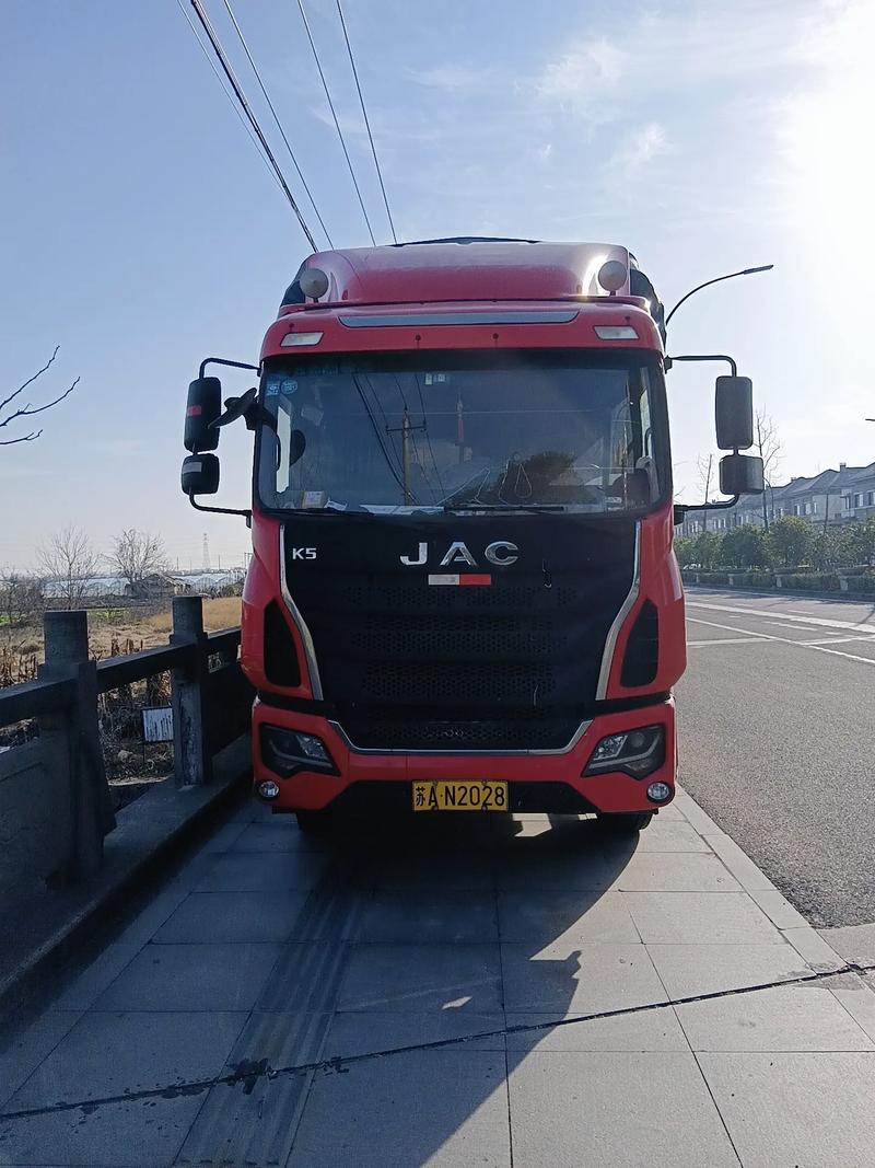 轉(zhuǎn)讓6.8米高欄貨車 一位老司機(jī)給想入行物流朋友的幾句實(shí)在話